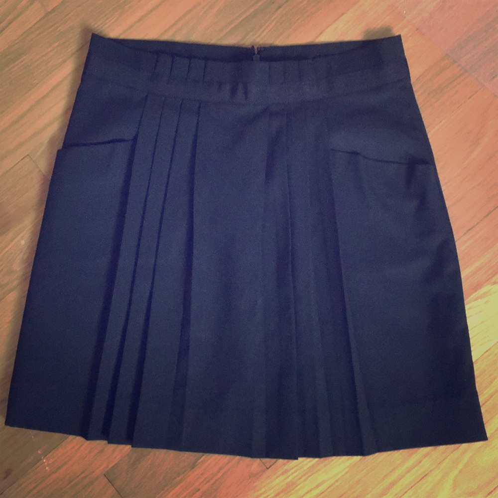 Gap black pleated skirt with pockets